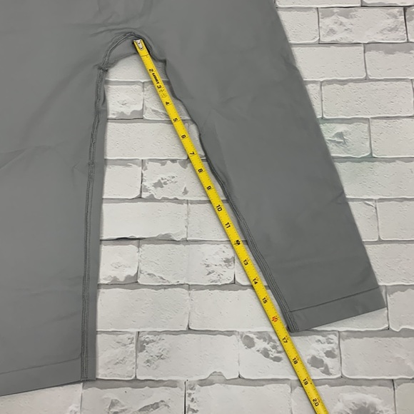 GYMSHARK Capri Leggings. Size S/M. Gray blue. Like new. Stretch - Picture 10 of 12